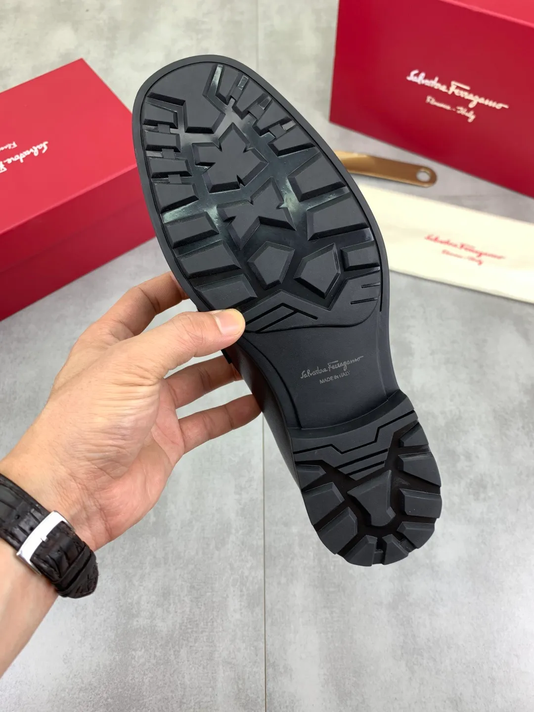 Men's shoes 💰P480 new high quality [Ferragamo/Ferragamo] latest model original imported calfskin, imported cowhide lining + original luxury metal buckle + original combination outsole Comparison without pressure Code number: 38-44 (45 customized)
